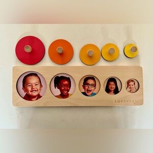 Lovevery Circle of Friends Montessori puzzle